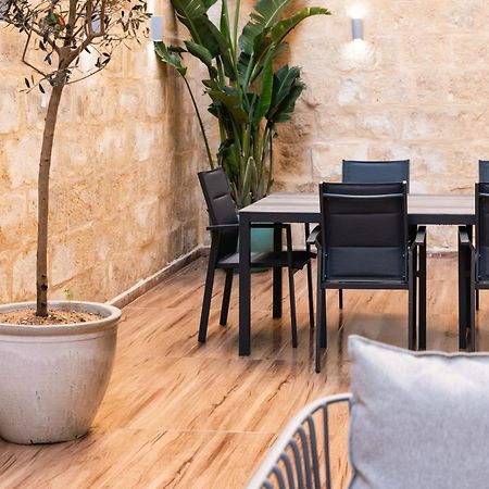 Valletta Waterfront Backyard Flat By Arcobnb Il Furjana Bagian luar foto