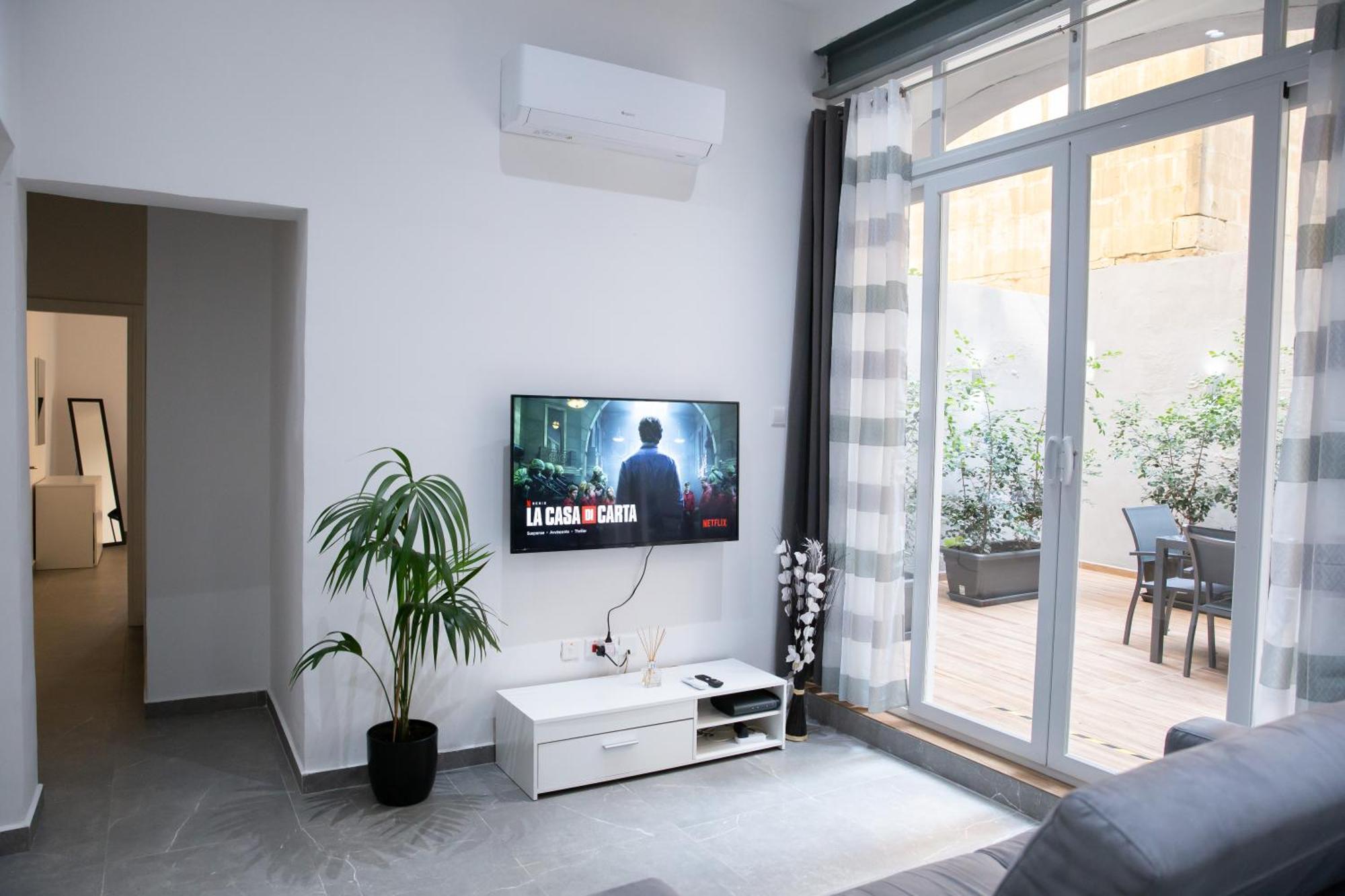 Valletta Waterfront Backyard Flat By Arcobnb Il Furjana Bagian luar foto