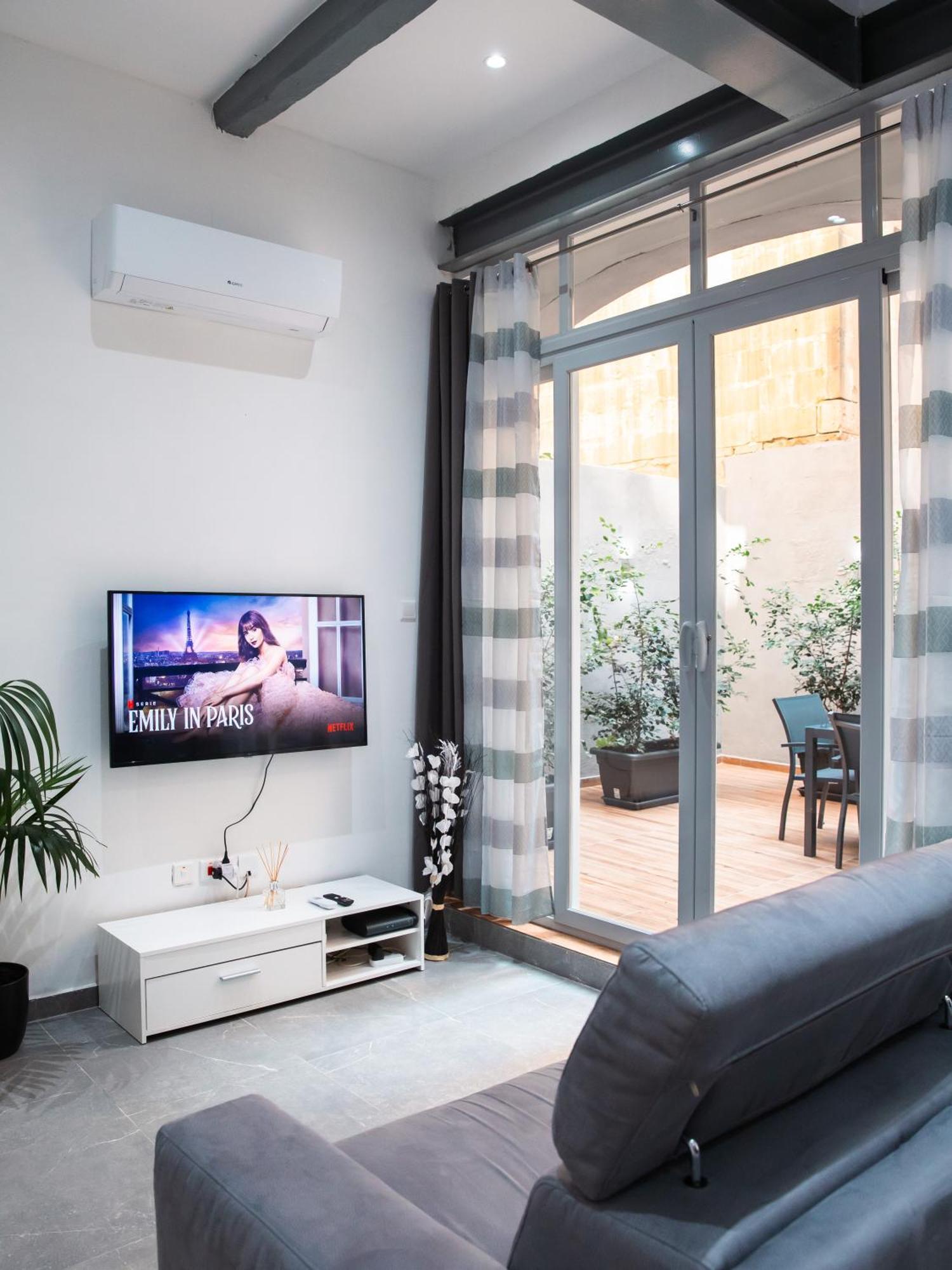 Valletta Waterfront Backyard Flat By Arcobnb Il Furjana Bagian luar foto