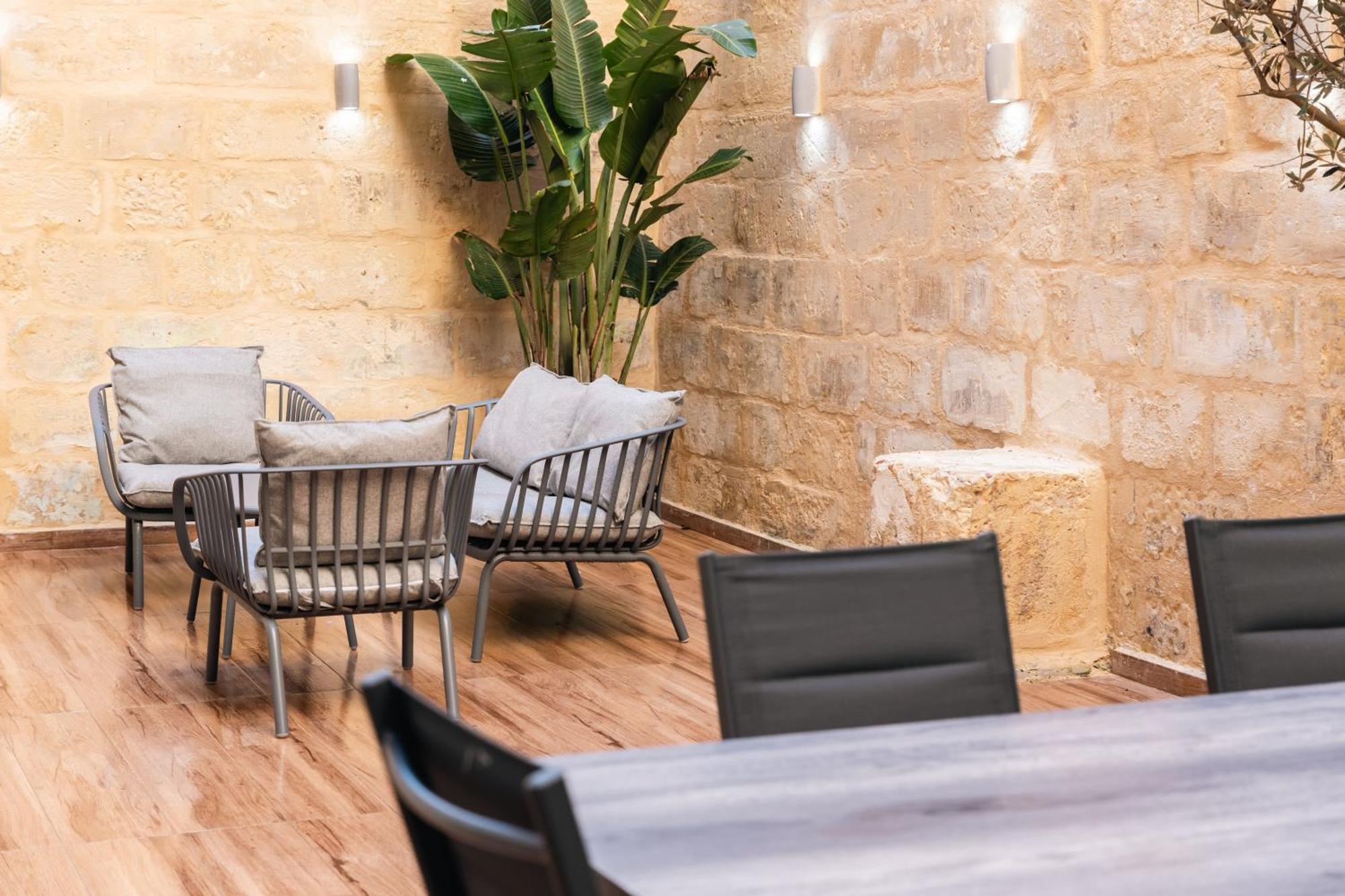 Valletta Waterfront Backyard Flat By Arcobnb Il Furjana Bagian luar foto