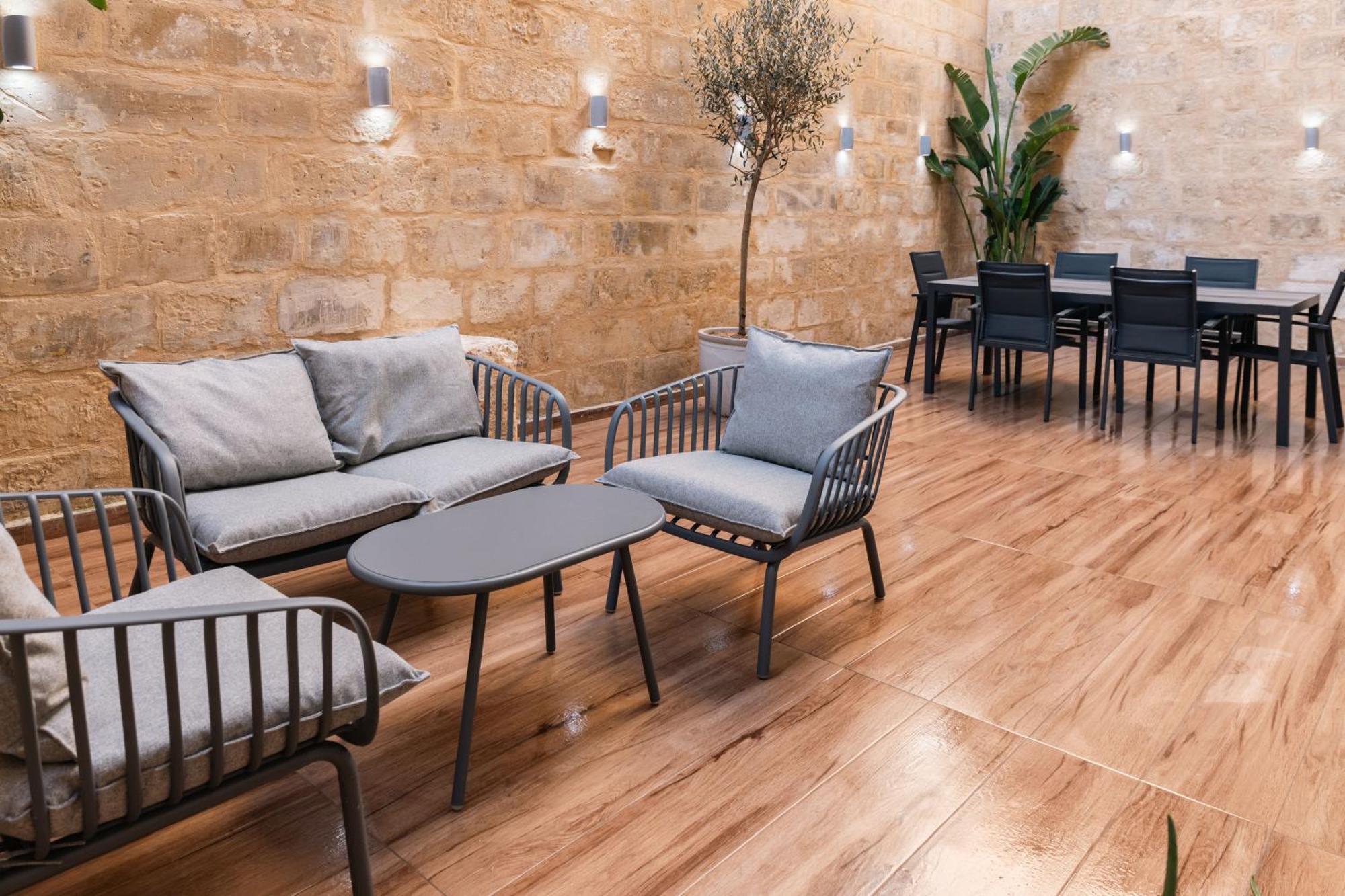 Valletta Waterfront Backyard Flat By Arcobnb Il Furjana Bagian luar foto